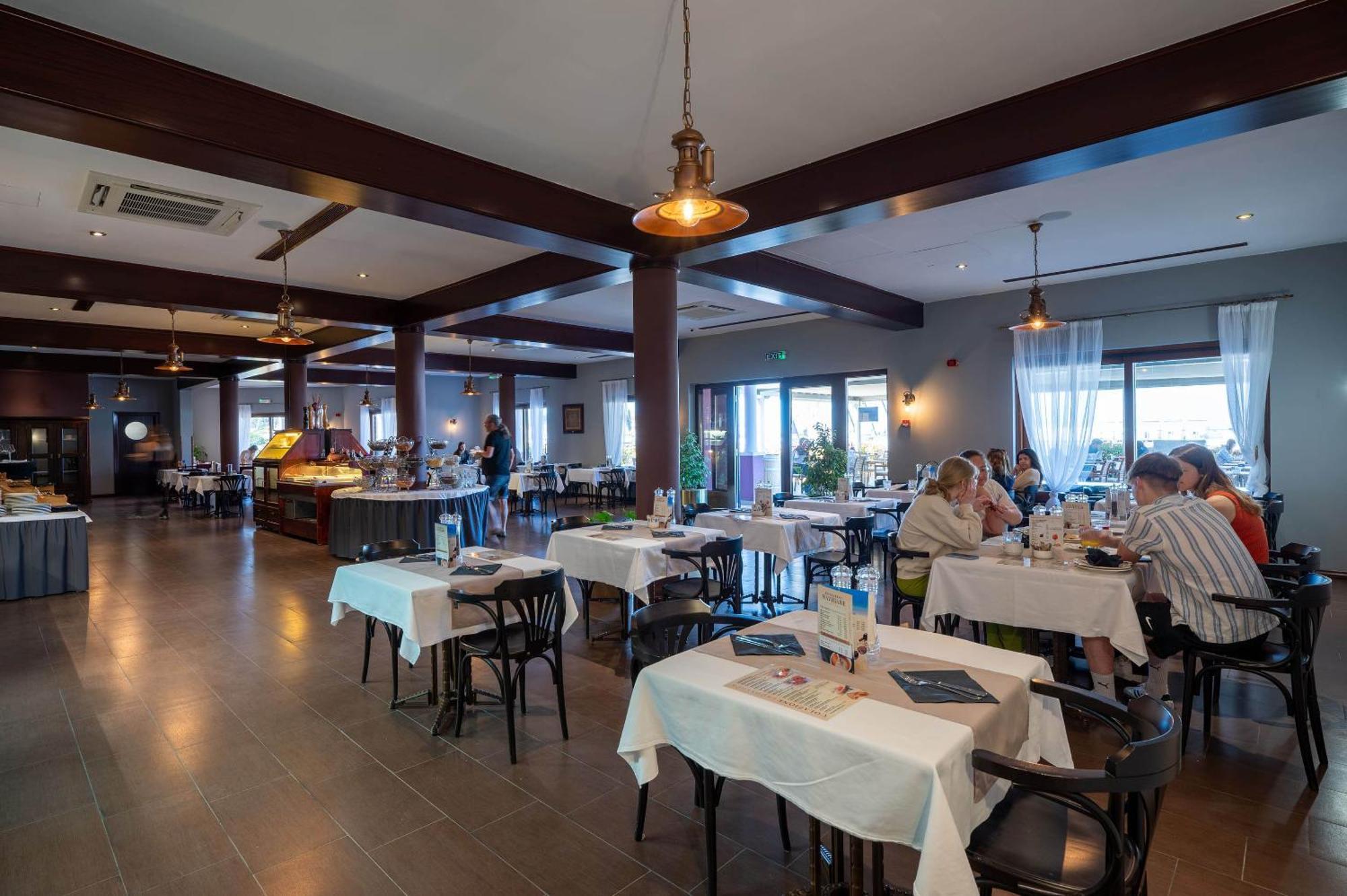 Boutique Hotel Nautica - Spa & Wellness, Free Parking, Pet Friendly Novigrad  Bagian luar foto